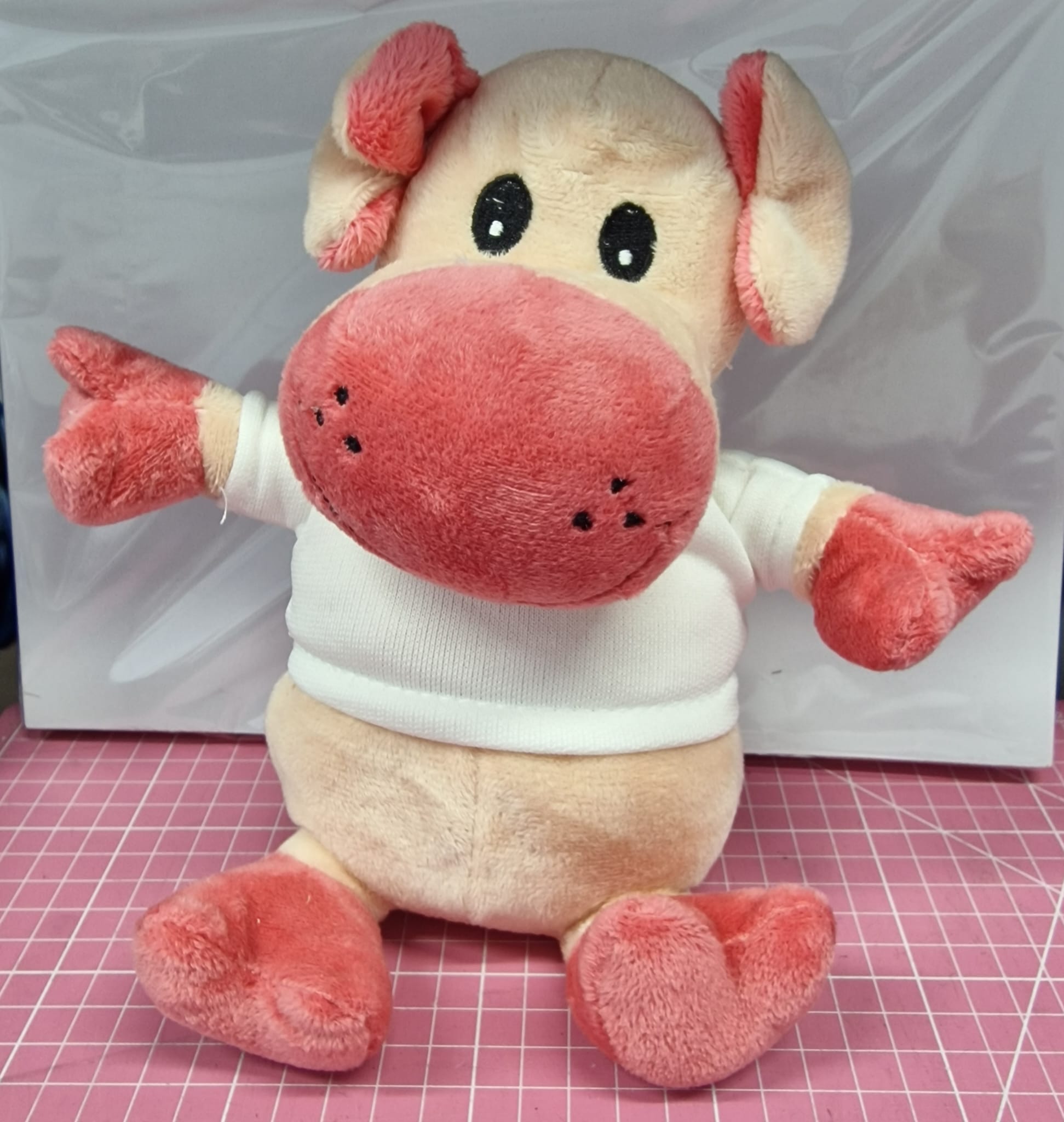 Peluche Pig h. 20 cm. con Mini T-Shirt Bianca Poliestere Personalizzabile